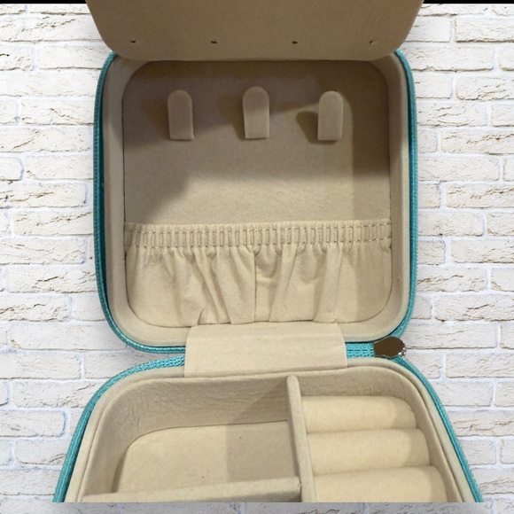 Like New Teal Jewelry Box with Mirror - Customizable - Picture 6 of 9